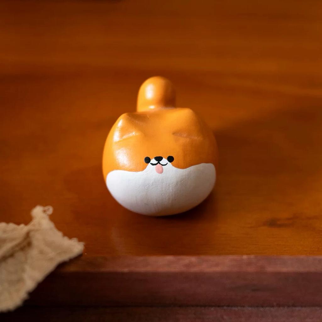 Japanese Style Wooden Shiba Inu Figurine Set, Hand Carved Round Shiba Dog Ornament, Cute Desk Decor, Linden Wood Sculpture, Gift
