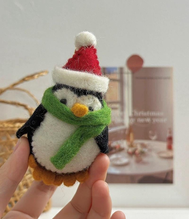 Cute Wool Felt Penguin Keychain, Handmade Christmas Penguin Bag Charm, Kawaii Animal Hanging Ornament, Santa Hat Penguin Pendant, Lucky Gift