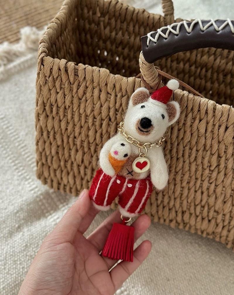 Japanese Style Wool Felt Bear Keychain, Handmade Vintage Bear Bag Charm, Cute Animal Hanging Ornament, Lucky Bear Pendant, Gift for Her