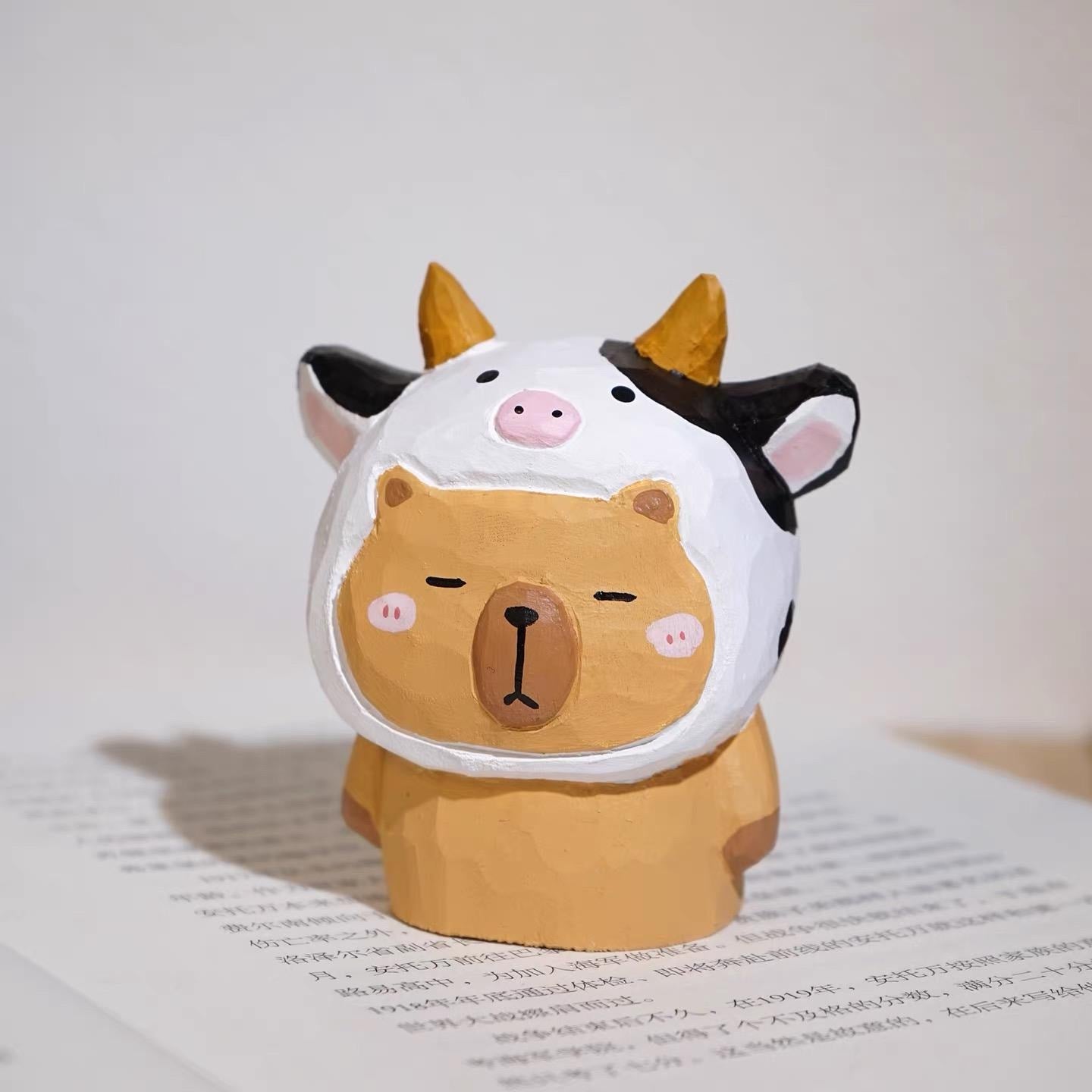 Japanese Style Wooden Capybara Figurine, Hand Carved Funny Animal Desk Decor, Cute Capybara Ornament, Linden Wood Sculpture, Lucky Gift
