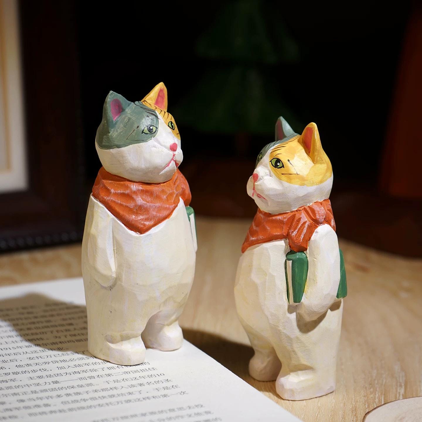 Japanese Style Wooden Book-Holding Cat Figurine, Hand Carved Vintage Cat Desk Decor, Wood Animal Sculpture, Cute Shelf Ornament, Lucky Gift