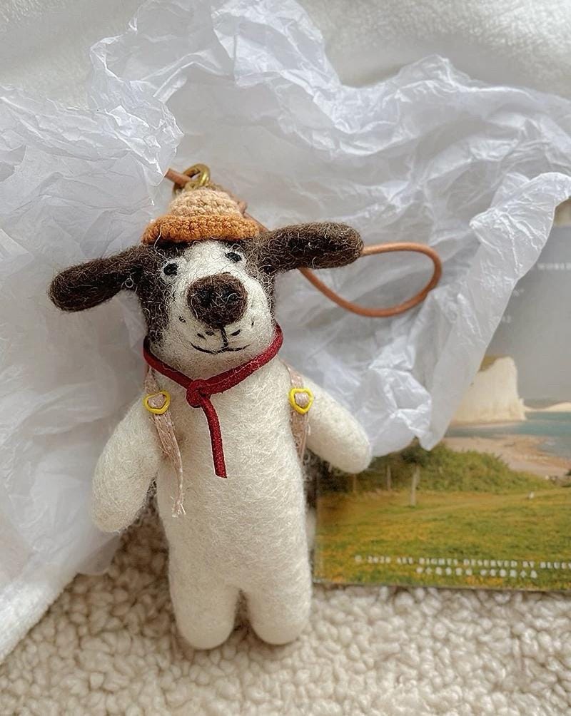 Japanese Style Travel Puppy Pendant, Handmade Wool Felt Dog Bag Charm, Cute Animal Hanging Ornament, Backpack Charm, Lucky Gift