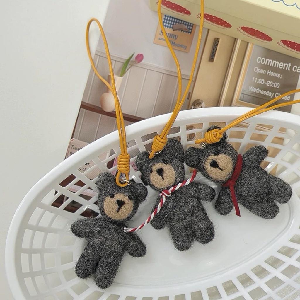 Handmade Wool Felt Scarf Bear Bag Charm, Cute Teddy Keychain Pendant, Animal Hanging Ornament, Backpack Charm, Kawaii Gift, Lucky Charm