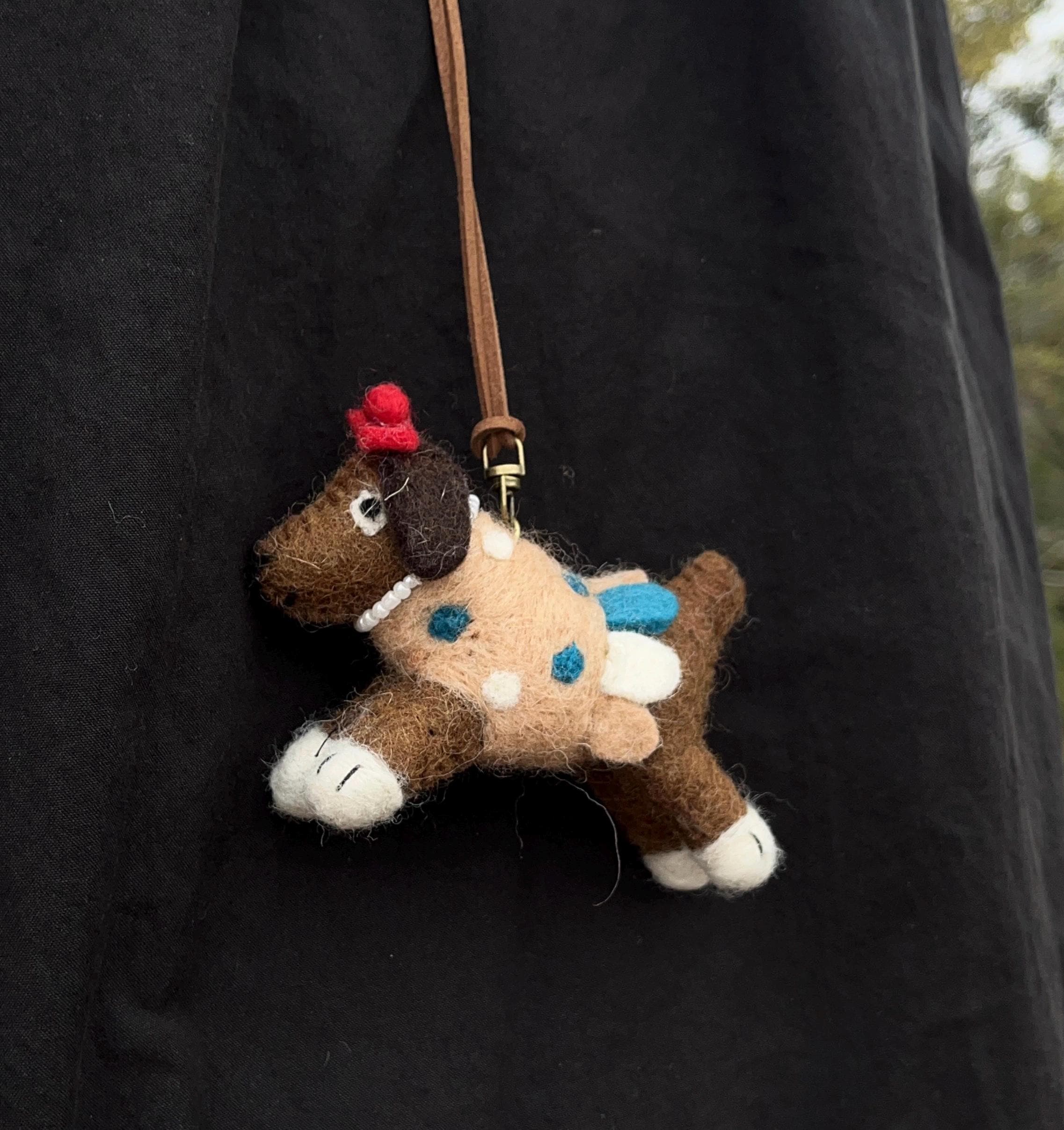 Nepal Handmade Wool Felt Polka Dot Dog Bag Charm, Cute Puppy Keychain Pendant, Animal Hanging Ornament, Backpack Charm, Lucky Gift