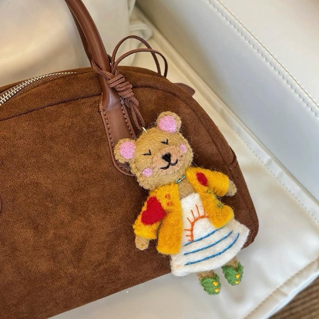 Japanese Style Handmade Wool Felt Bear Pendant, Cute Bear Bag Charm, Animal Keychain, Backpack Hanging Ornament, Kawaii Gift, Lucky Charm