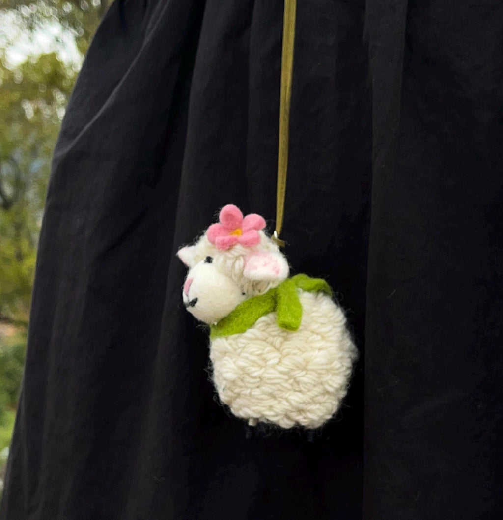 Japanese Style Sheep Pendant, Handmade Wool Felt Lamb Bag Charm, Cute Animal Keychain, White Sheep Hanging Ornament, Backpack Charm,Gift