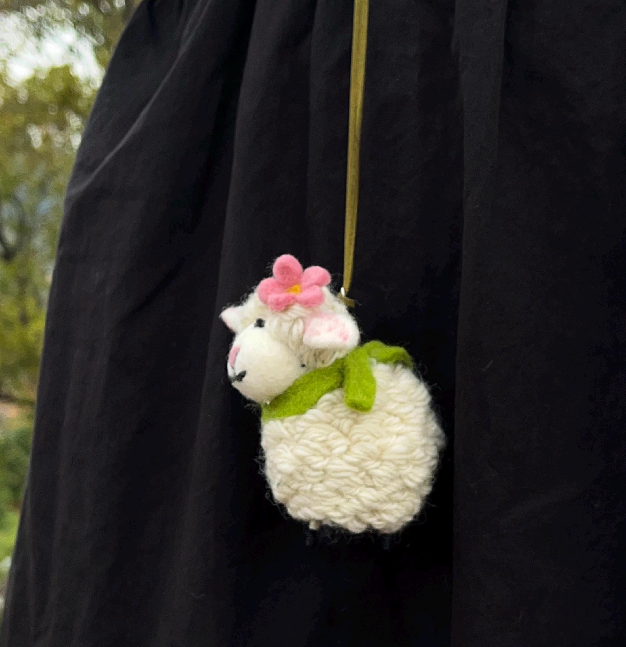 Japanese Style Sheep Pendant, Handmade Wool Felt Lamb Bag Charm, Cute Animal Keychain, White Sheep Hanging Ornament, Backpack Charm,Gift
