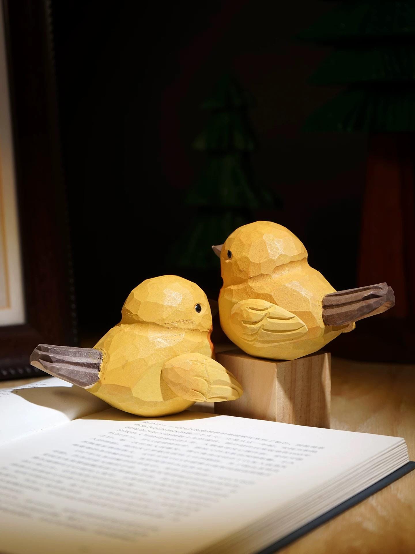 Japanese Style Handmade Fat Bird Figurine, Single Linden Wood Bird Statue, Detachable Wing Bird Decor, Cute Desk Ornament, Decoration Gift