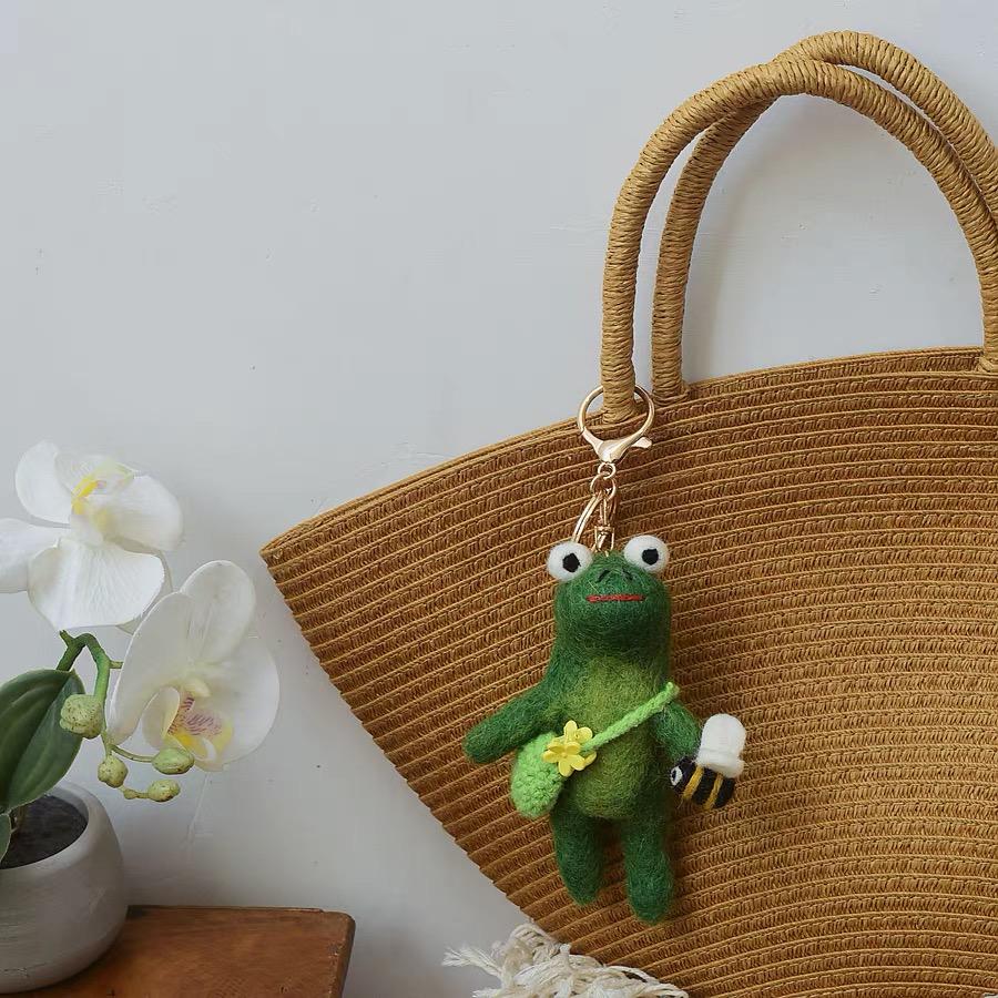 Handmade Wool Felt Frog Keychain, Bee Frog Bag Charm, Cute Frog Pendant, Nepal Felt Animal Hanging Ornament, Gift for Frog Lovers