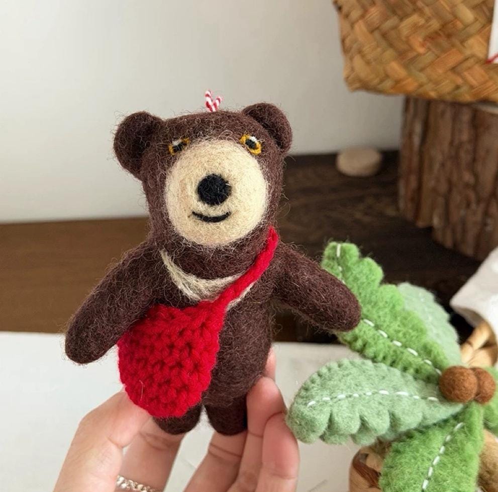 Japanese Style Brown Bear Pendant, Handmade Wool Felt Keychain, Red Bag Bear Charm, Cute Animal Hanging Ornament Gift