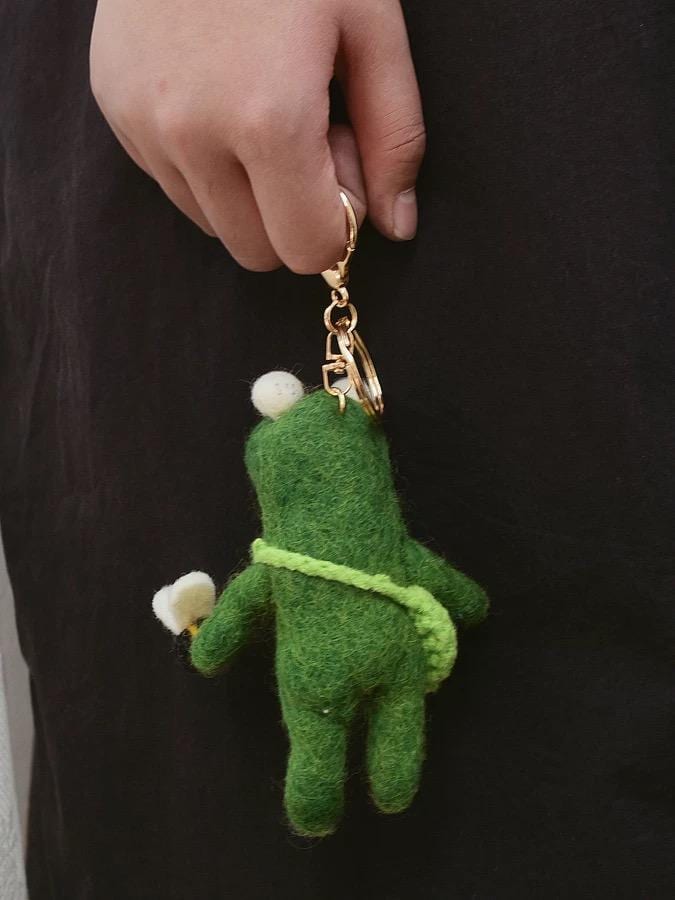 Handmade Wool Felt Frog Keychain, Bee Frog Bag Charm, Cute Frog Pendant, Nepal Felt Animal Hanging Ornament, Gift for Frog Lovers