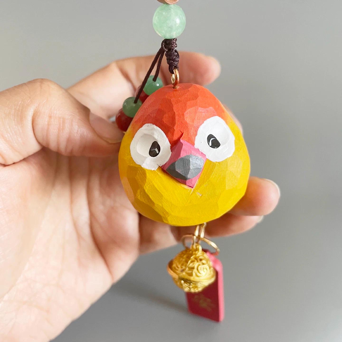 Japanese Style Sun Conure Wooden Keychain, Hand Carved Bird Pendant, Linden Wood Parrot Bag Charm, Cute Lucky Gift, Animal Keyring