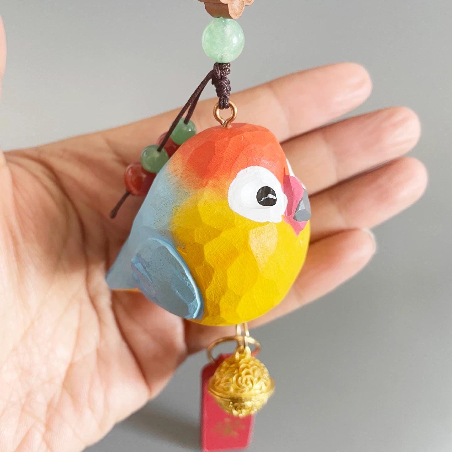 Japanese Style Sun Conure Wooden Keychain, Hand Carved Bird Pendant, Linden Wood Parrot Bag Charm, Cute Lucky Gift, Animal Keyring