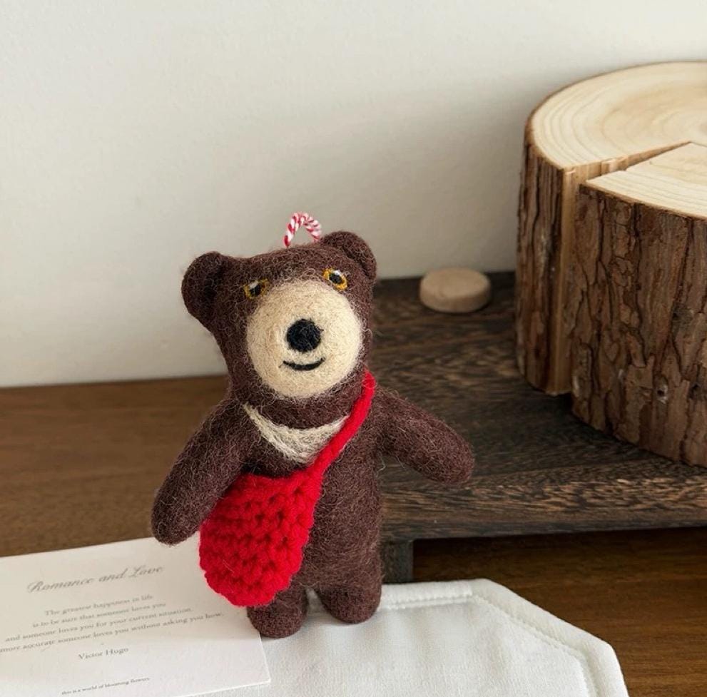 Japanese Style Brown Bear Pendant, Handmade Wool Felt Keychain, Red Bag Bear Charm, Cute Animal Hanging Ornament Gift