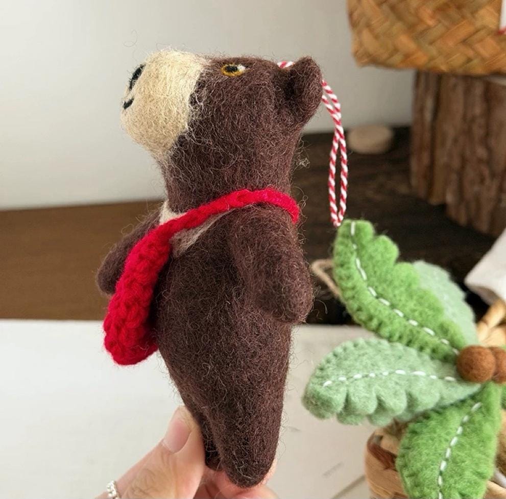 Japanese Style Brown Bear Pendant, Handmade Wool Felt Keychain, Red Bag Bear Charm, Cute Animal Hanging Ornament Gift