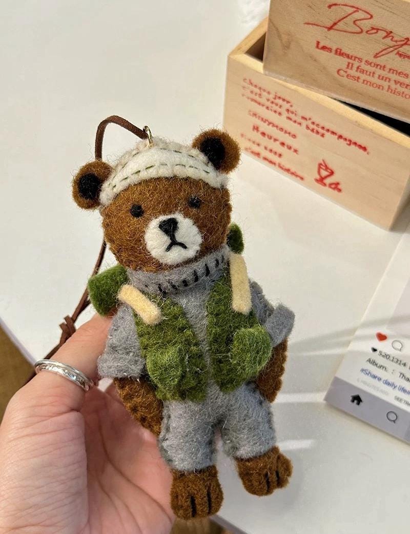 Japanese Style Felt Bear Pendant, Handmade Wool Bear Bag Charm, Cute Backpack Keychain, Animal Hanging Ornament Gift