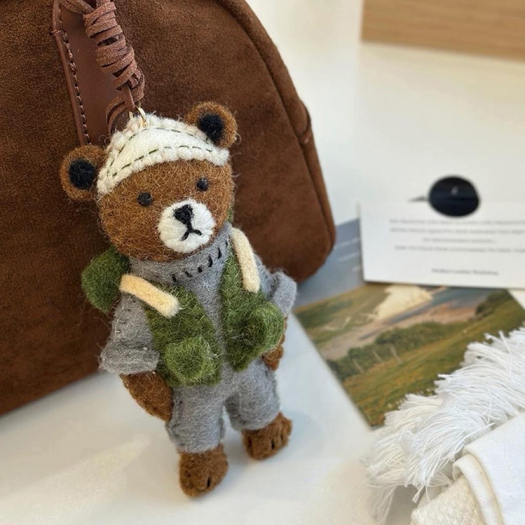 Japanese Style Felt Bear Pendant, Handmade Wool Bear Bag Charm, Cute Backpack Keychain, Animal Hanging Ornament Gift