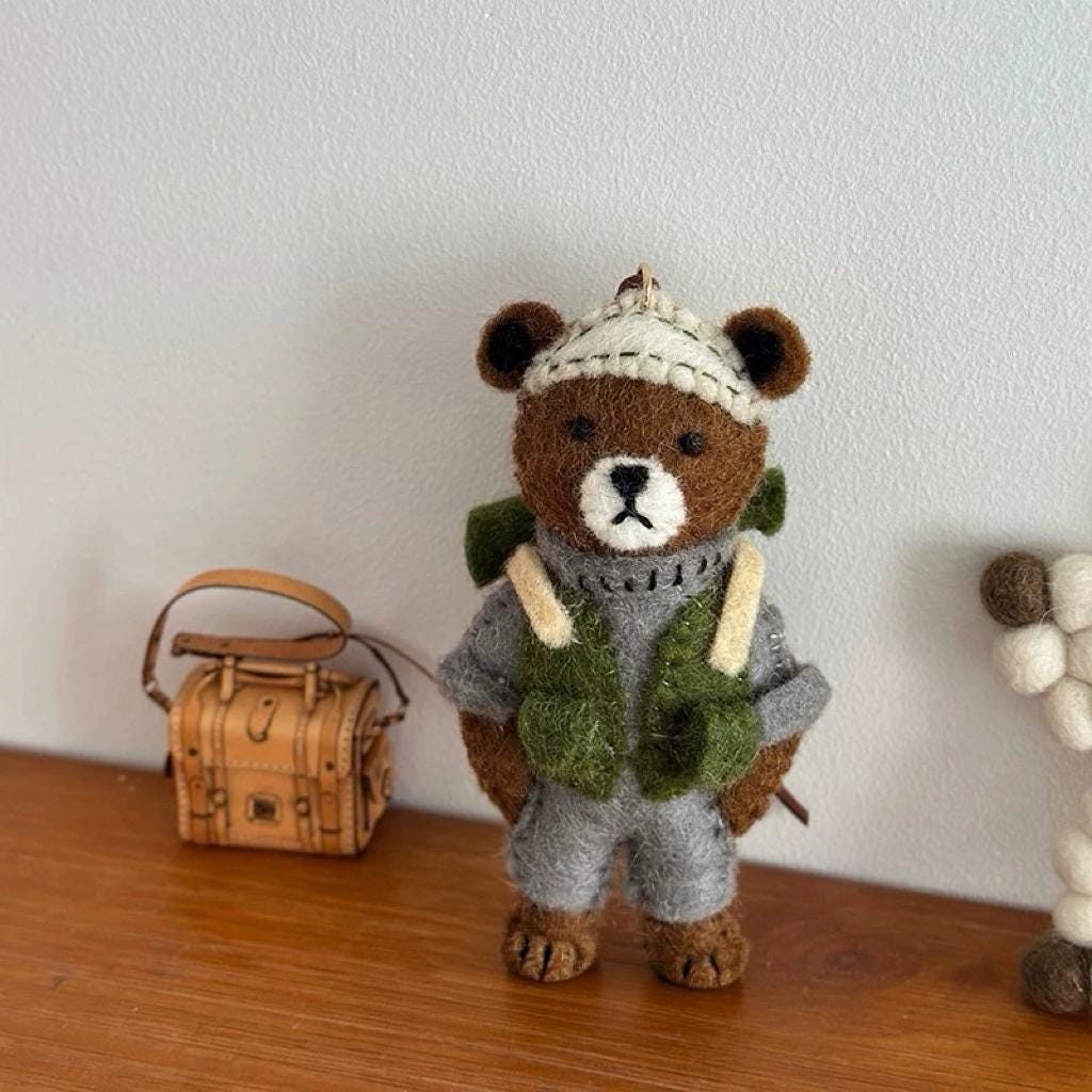 Japanese Style Felt Bear Pendant, Handmade Wool Bear Bag Charm, Cute Backpack Keychain, Animal Hanging Ornament Gift