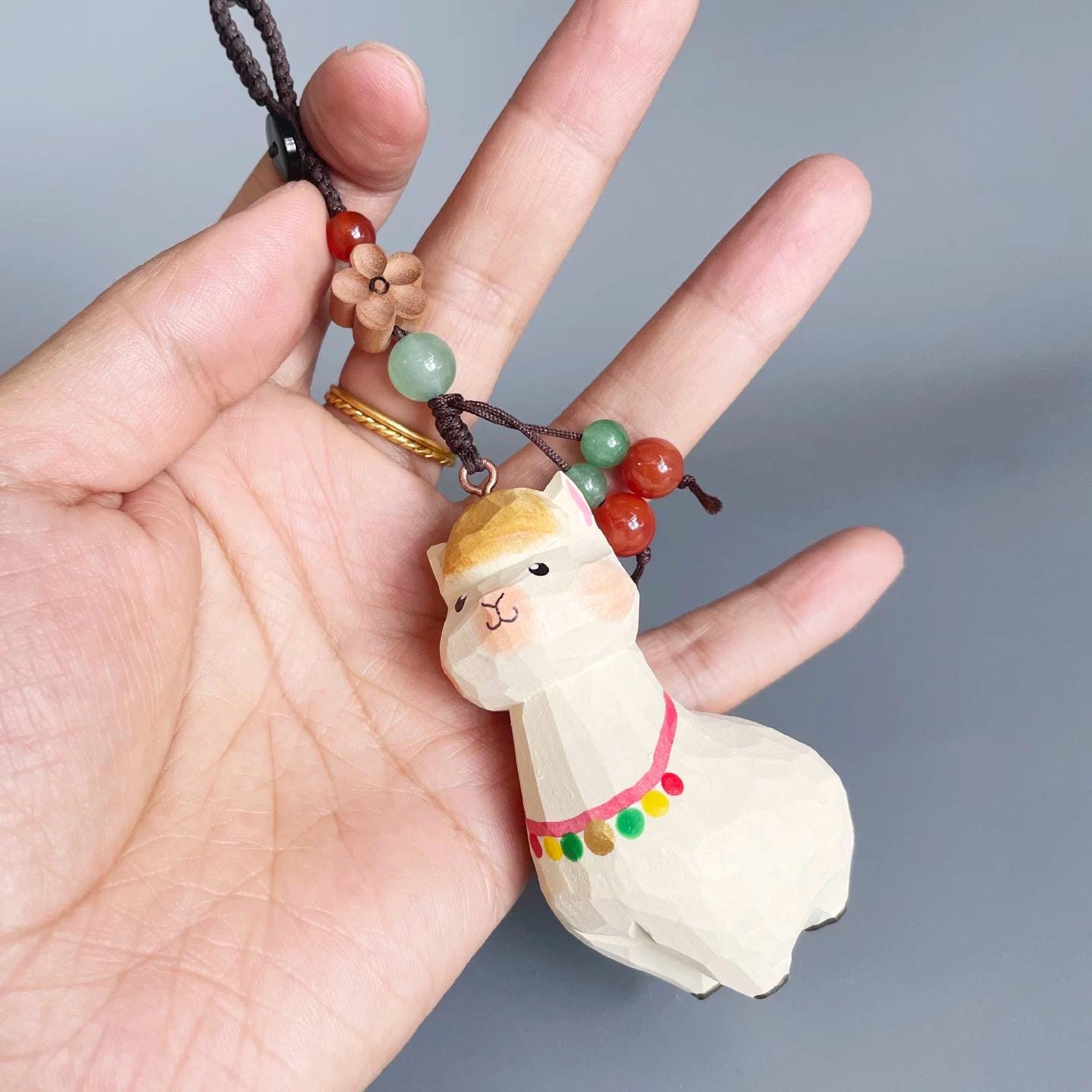 Hand Carved Wooden Alpaca Keychain, Cute Llama Bag Charm, Animal Pendant, Lucky Gift, Rearview Mirror Ornament