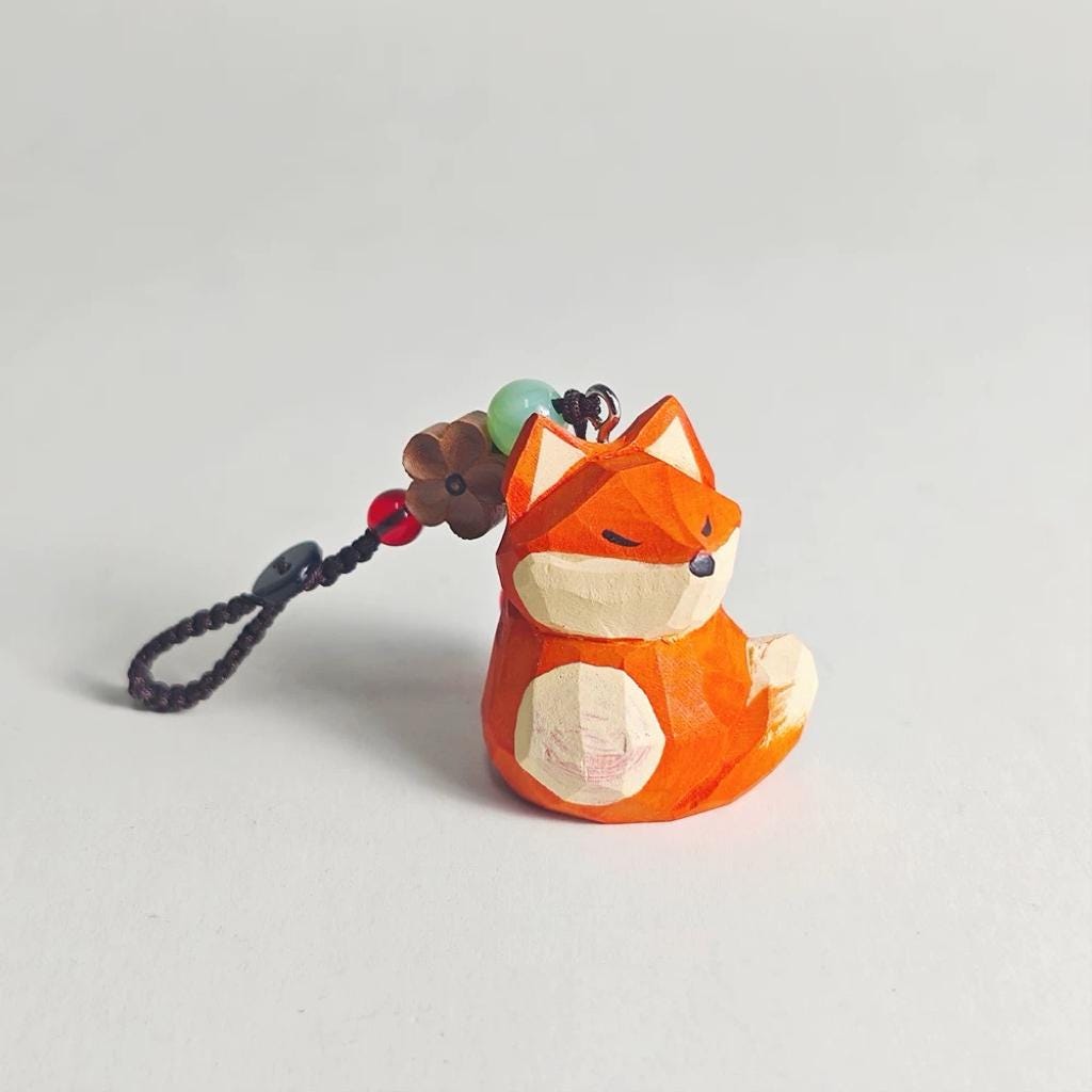 Hand Carved Wooden Fox Keychain, Cute Fox Bag Charm, Animal Pendant, Backpack Charm, Japanese Style Gift, 4 cm