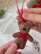 Handmade Wool Felt Bear Bag Charm, Cute Hi Bear Keychain, Animal Hanging Ornament, Backpack Pendant, Kawaii Gift, Lucky Charm