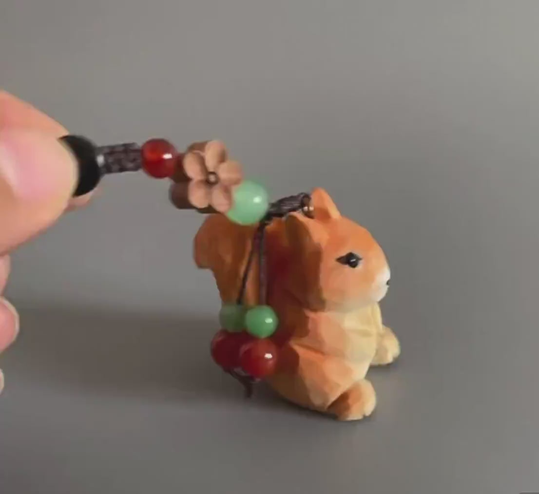 Japanese Hand Carved Wooden Squirrel Keychain, Cute Animal Bag Charm, Handmade Wood Carving Pendant, Car Hanging Ornament, Gift Idea