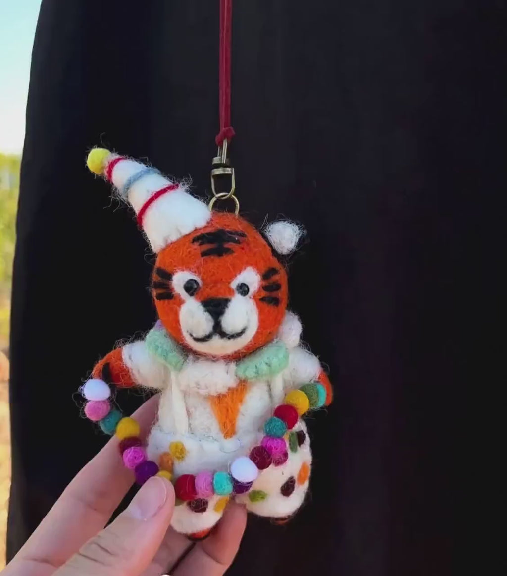 Handmade Felt Circus Animal Bag Charm, Cute Wool Tiger or Fox Keychain, Circus Backpack Charm, Soft Felt Ornament, Gift for Her