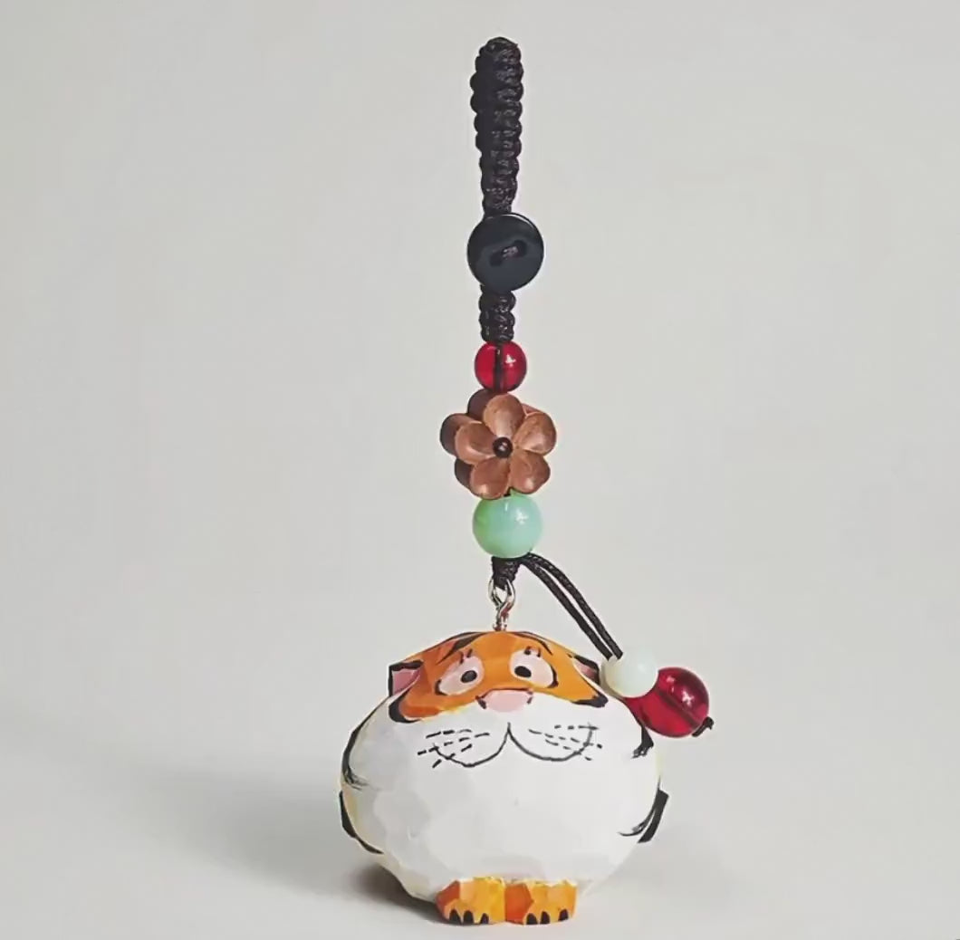 Japanese Wooden Tiger Keychain Pendant, Hand Carved Cute Tiger Charm, Kawaii Animal Bag Charm, Small Tiger Key Ring Gift for Her
