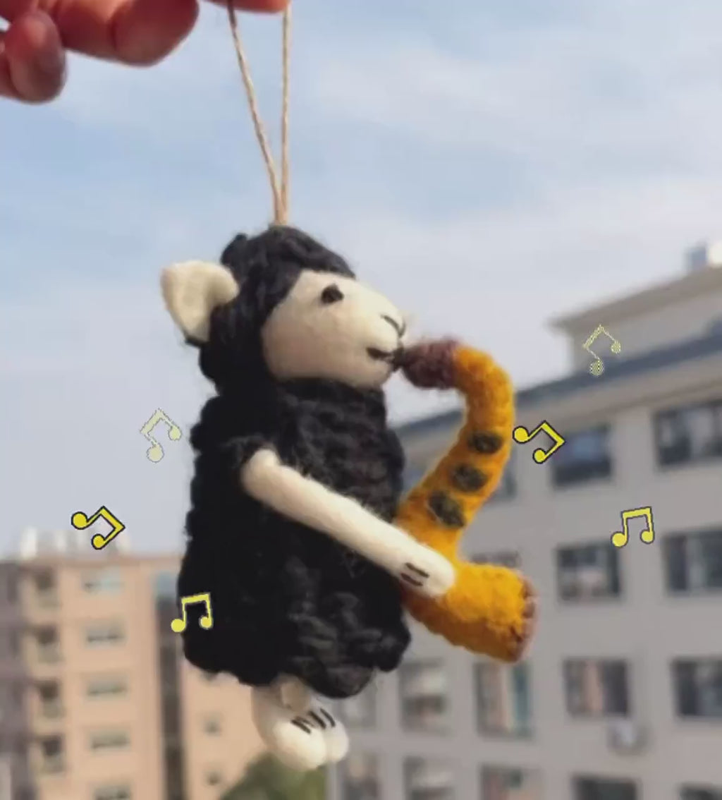 Japanese Style Lucky Saxophone Lamb Wool Felt Pendant, Handmade Black Sheep Bag Charm, Cute Animal Keychain, Music Sheep Hanging Gift